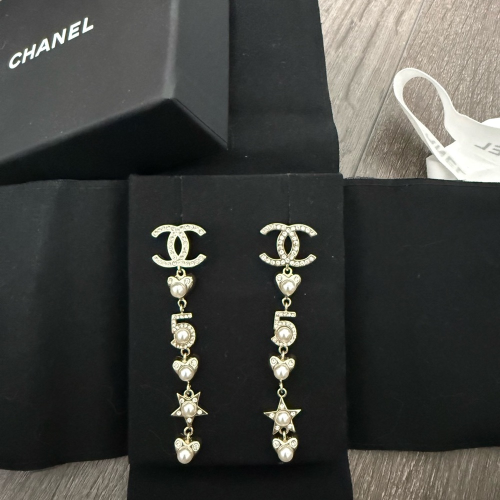 CHANEL Gold and Pearl Dangle Earrings